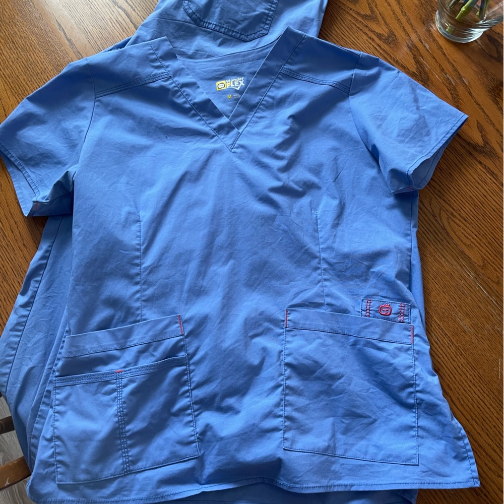 WonderWink scrub SET
